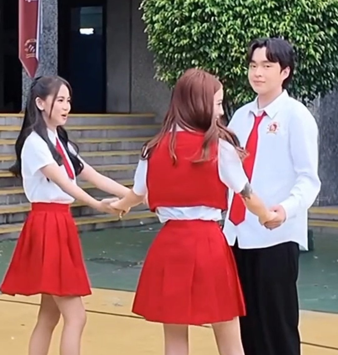 izechichi143's tweet photo. hold hands holding hands
ayun pala ang difference?
🤣🫠👀
Noted po
🫶🏻💙🫶🏻💙🫶🏻 roar roar🦖
#AshBin
#TeamAshBin
#MLBBxAshBin
#MLBB
#AshtineOlviga
#RabunAngeles https://t.co/JHvme5Kocd