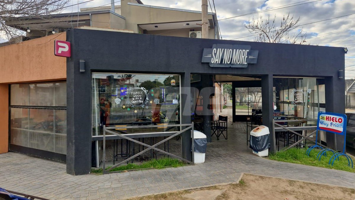 🔴AHORA #MovilEME📻| <a href="/MauGonzalez009/">Mauro González</a> informa que un trapito apuñaló al encargado de seguridad del drugstore ubicado en General Paz y Ruperto Godoy.

El hombre herido se encuentra fuera de peligro.