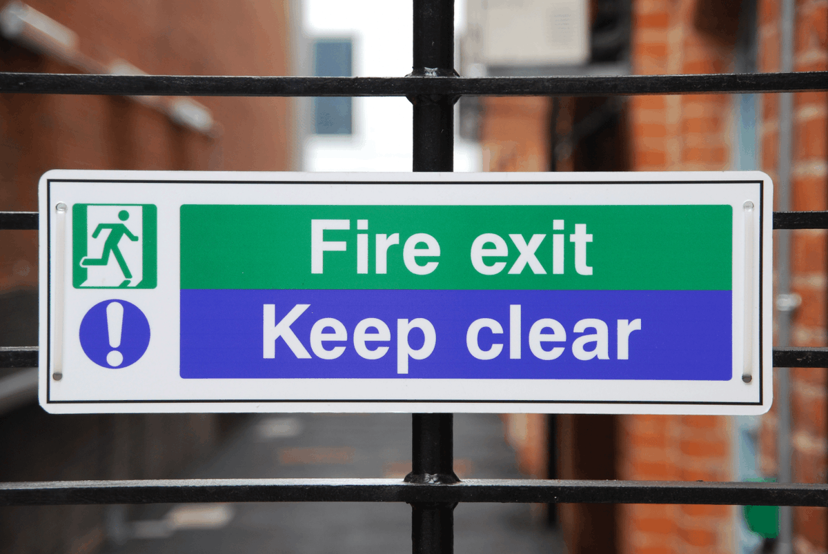 MartynYoung_FP's tweet photo. Fire Safety Signage: What the Colours and Symbols Really Mean

View More: https://t.co/yGEE795pW3

In an emergency, clear and effective signage can save lives. Fire safety signs are more than just st... https://t.co/18igTAEUGV