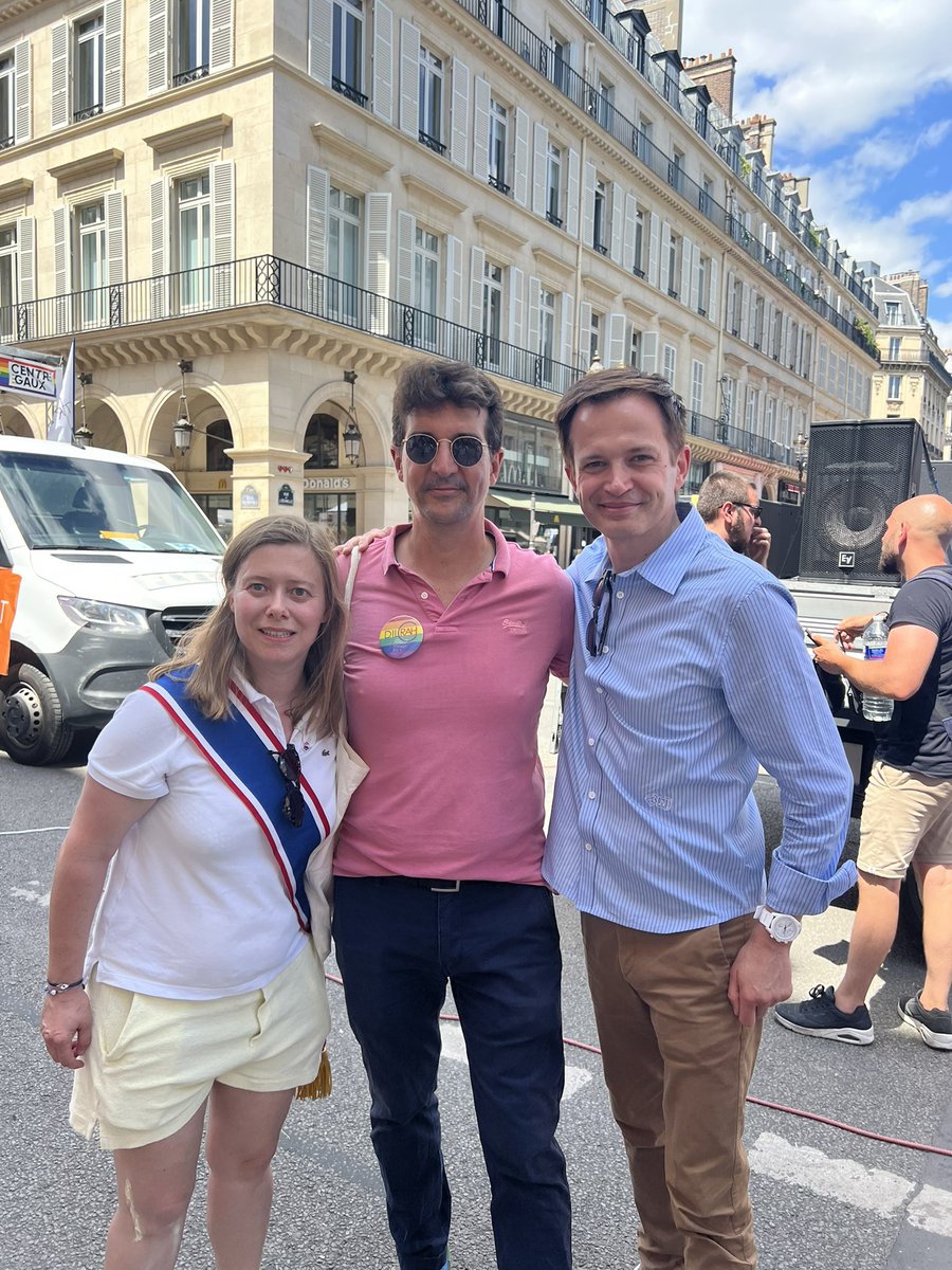 Merci <a href="/ottmathias1/">Mathias Ott</a> <a href="/DILCRAH/">DILCRAH</a> d’être venu saluer <a href="/GayLib/">Gaylib</a> à la #MarcheDesFiertés !