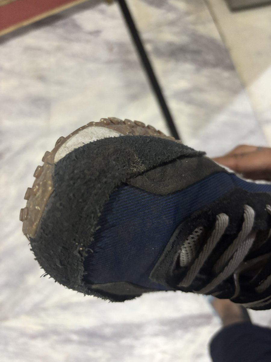 SumitSi47490600's tweet photo. @myntra @MyntraSupport this is how u sell your product by saying genuine???? And still no support from costumer care, just threw them in garbage box 🙏🏻 https://t.co/RvntpJvbc5