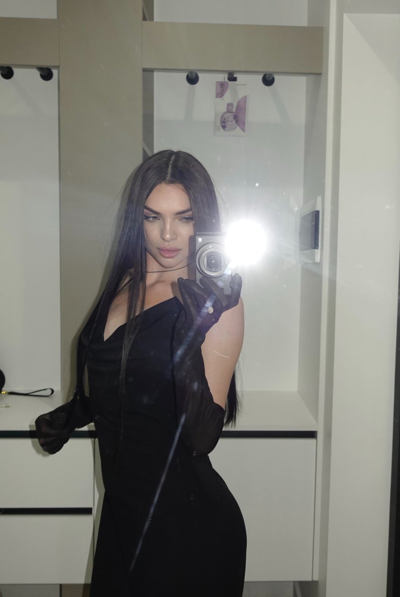 TeyyShy's tweet image. It’s not the dress that shapes the night — it’s me.
Would you dare to spend it with me?