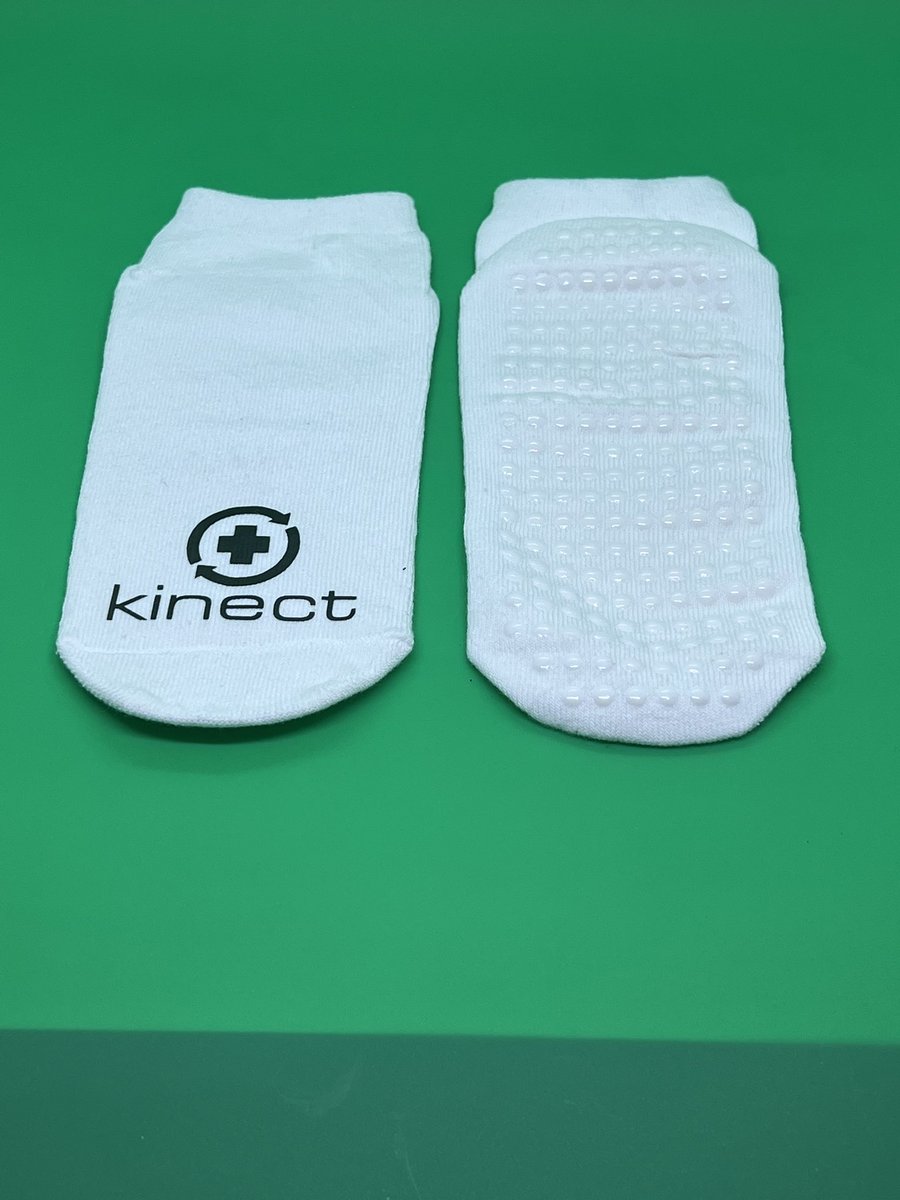 MedicalKinect's tweet photo. Our non skid hospital bed socks is designed to prevent slips and falls during hospital and home stay. https://t.co/ZrL5OikRMu
