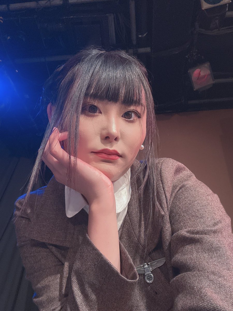 #アンネの逆襲 

本日もありがとうございました！！
最後お話できて嬉しかったなぁ〜♡

みんなに支えてもらっている幸せを噛み締めました。

明日でついに千秋楽です。

最後まで駆け抜けます！！

チェキもブロマイドもまだご用意あるのでぜひ、枯らしてください！笑