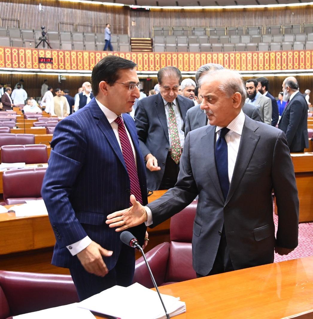 TalatHussain12's tweet photo. The PM walks two rows, shakes your hand and says," Gohar sahib do something about the dialogue process. If you don't want to do it directly involve the Speaker but pls do something. You have to understand the importance of the gesture. Even after reserved seats judgment, the PTI has an opportunity to come out of its blind alley. Aleema, Raja and the Gang  will destroy the party. PTI must use this window of opportunity. The Establishment is on board on dialogue.