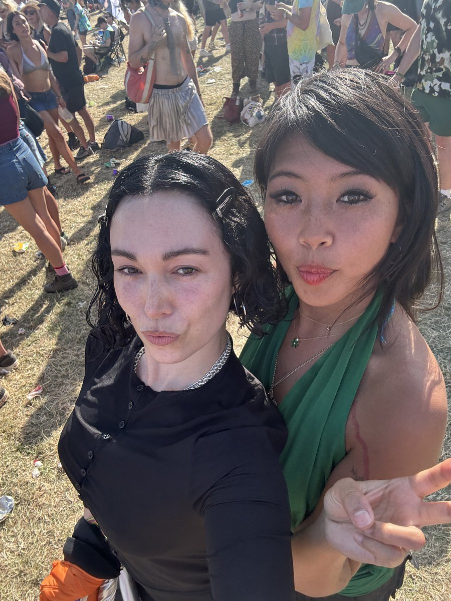 🖤 <a href="/beabad00bee/">beabadoobee</a>