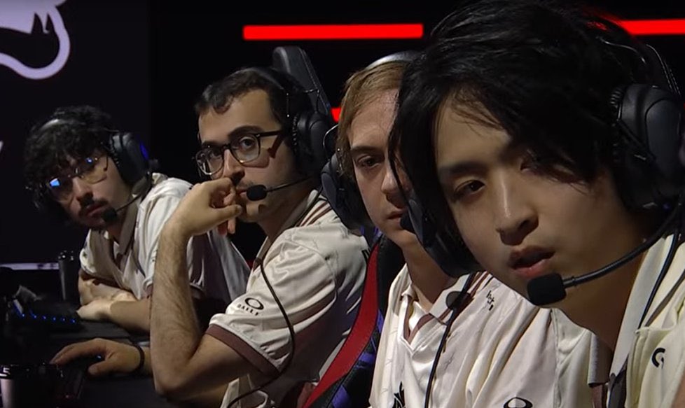 VinceLoL_'s tweet image. this how i imagine my whole Team looking at me when i lastpick Senna Support