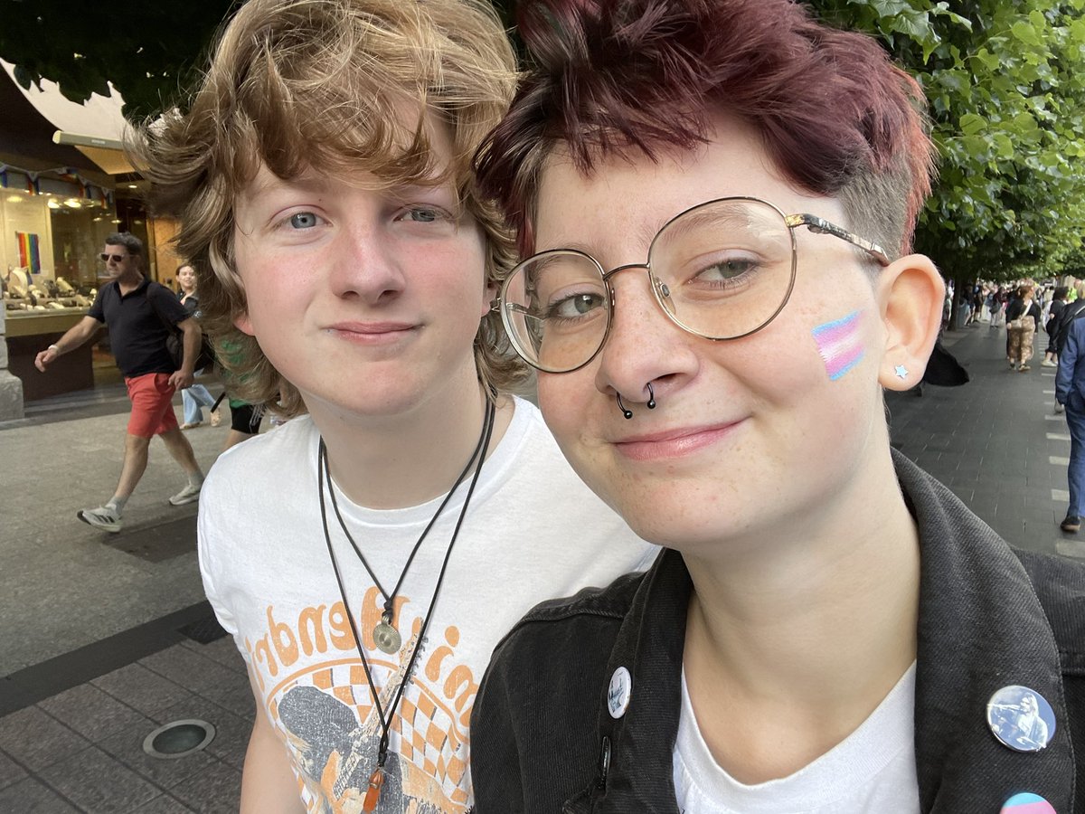 happy dublin pride 🩷🏳️‍🌈🏳️‍⚧️