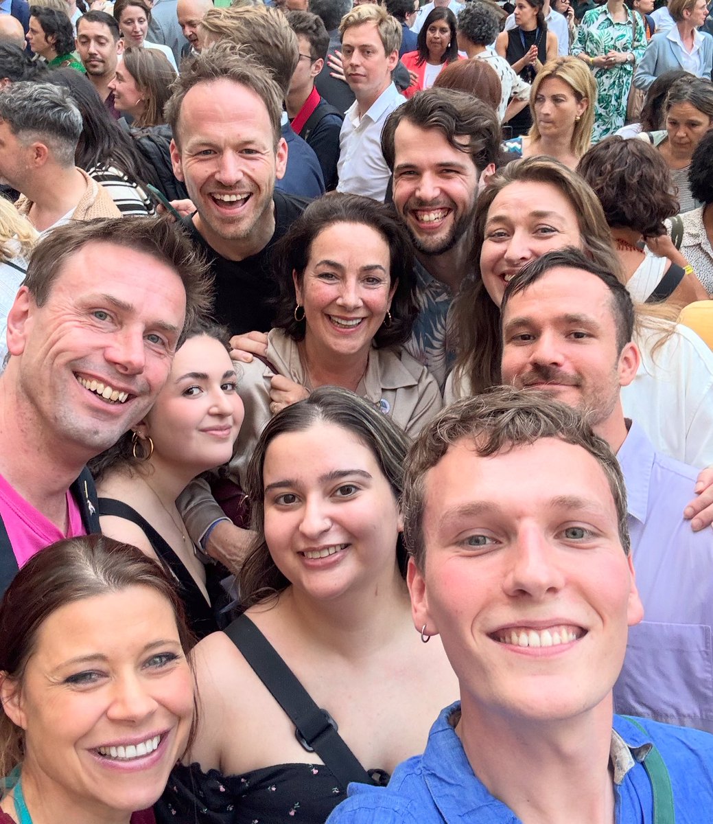 Het is schaamteloos hypocriet om in Boedapest te gaan paraderen voor lhbtiq+-rechten, terwijl jullie in Nederland wegkijken van de dagelijkse intimidatie en geweld door voornamelijk islamitisch tuig. Lisa Westerveld, Femke Halsema etc., ze kiezen voor een symbolisch snoepreisje