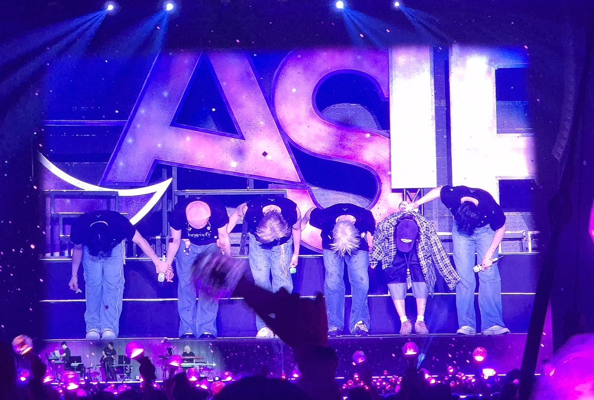 lilu_M79's tweet photo. Just noticed that Rocky is holding onto a white butterfly… 🥹🫂

No matter where life takes us, we’ll keep coming back to you. Our six. Our home. Where our hearts belong....💜

⭐️⭐️⭐️🦋⭐️⭐️
TO THE STARGRAPHY WITH ASTRO AND ROCKY       

#MJ #JINJIN #CHAEUNWOO #MOONBIN #ROCKY #YOONSANHA #MOONSUA #Astro_Rocky_GracesJapan #ASTRO #아스트로 #アストロ #ASTROAD #Stargraphy_Japan