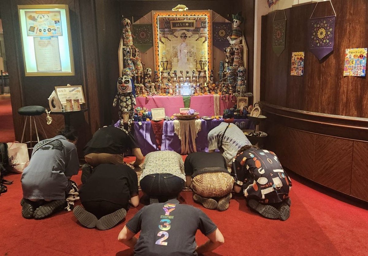 【チャランポランタン　RANTAN-CIRCUS 2025】
2日目が終わりました。残りは明日のラスト1公演‼️よろしくお願いします✨✨

ダンサー、パフォーマンーチーム💪💪💪💪💪💪💪💪

#suke3syu #チャランポランタン #ランタンサーカス #はろり神 #sy32 #sy32bysweetyears