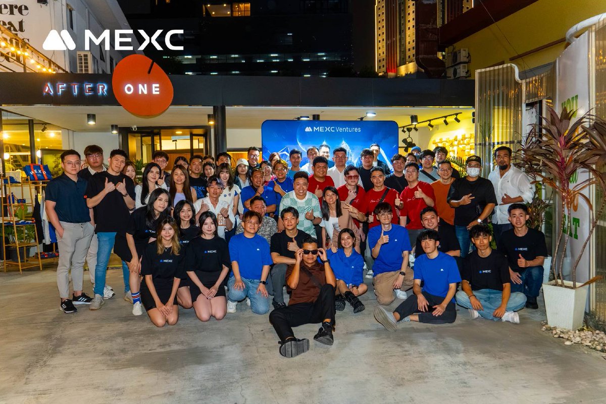 MEXC_Mal's tweet image. 📸 A powerful ending to an unforgettable night.

From traders to KOLs, KOLs to community builders, this is the real heart of Web3.❤️‍🔥

And at MEXC, we’re not just watching the space grow.
 We’re building it with you.💙