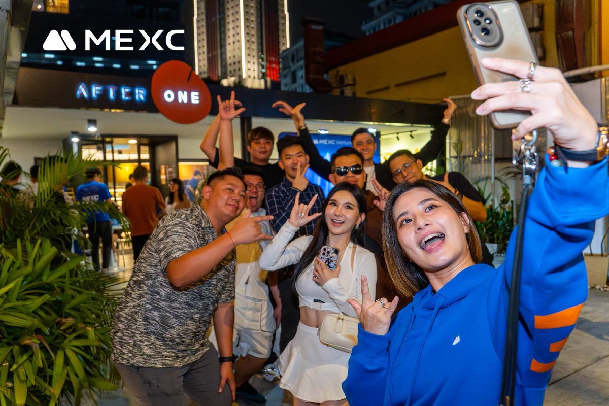 MEXC_Mal's tweet image. 📸 A powerful ending to an unforgettable night.

From traders to KOLs, KOLs to community builders, this is the real heart of Web3.❤️‍🔥

And at MEXC, we’re not just watching the space grow.
 We’re building it with you.💙