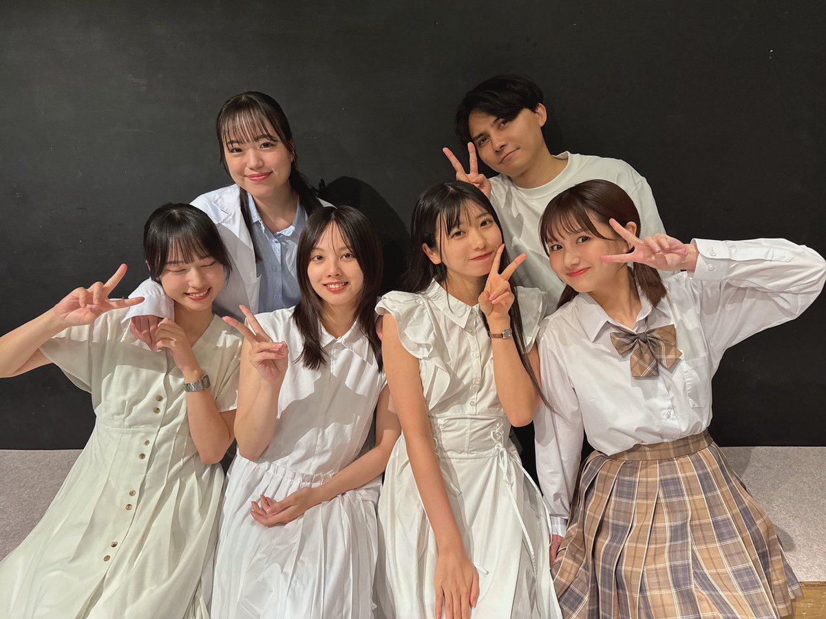月の終わりと始まりはシアター♯16🌙
「恋じゃなくても」💝

無事2日目終演いたしました👏
ご来場いただいた皆様！
誠にありがとうございます！

本日で8公演中4公演終演いたしました👏
明日から折り返しとなります！🫢

連日の3公演ですが、
みなさまの心に
この物語が届きますように💌