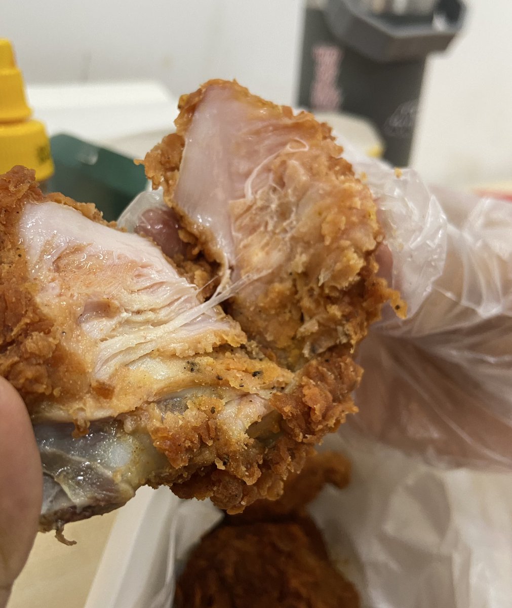 jelaslebienak's tweet photo. Malming ini ditemenin ayamnya @unochicken_id pas banget di gojek lagi ada disc up to 60% udah dapet 2 ayam gede, nasi sama es teh🤤🤤 https://t.co/X6aJOCGdfG