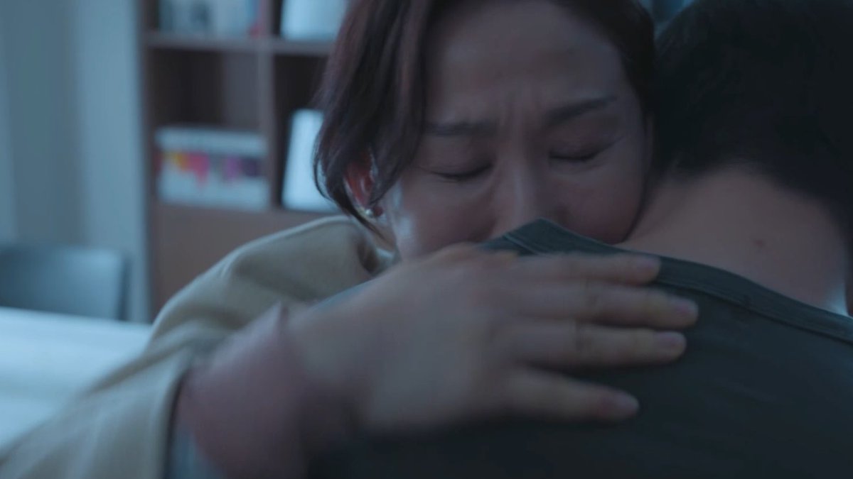 오늘 미지의서울
장영남 김선영 둘이 연기를 찢고찢고계속찢고잇음