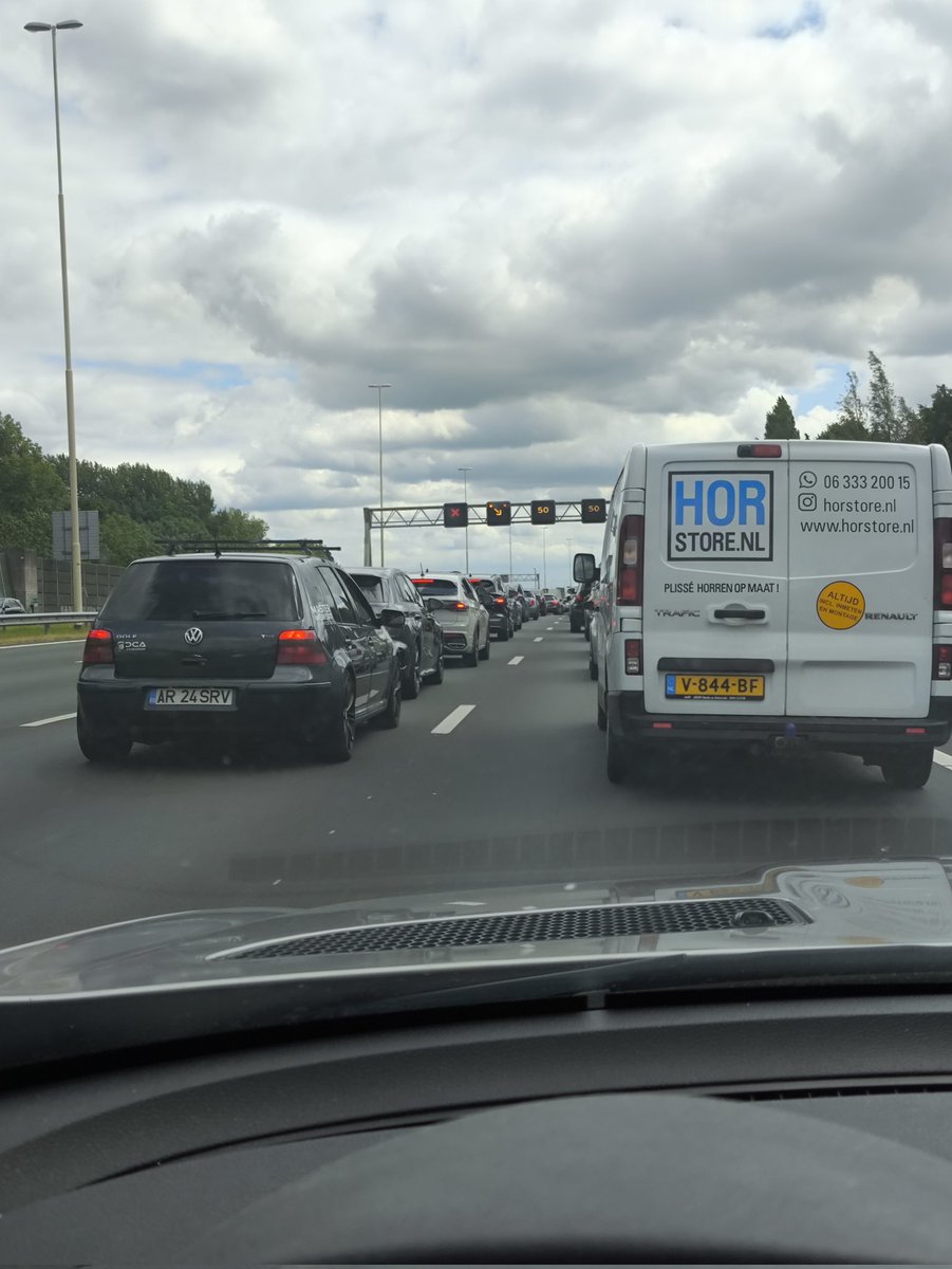 stanvdmaarel's tweet image. Hoe ik mijn zaterdagmiddag verpoos? #A2 #vianen