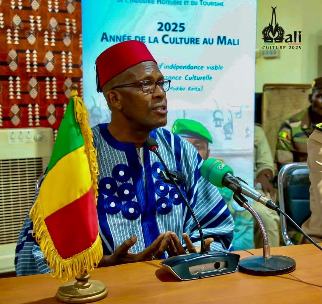 En marge de la 3e édition de la Semaine Culturelle et Artistique de Mopti, j’ai eu le plaisir de rencontrer, ce vendredi 27 juin 2025, les directeurs régionaux et agents de la Culture, de l’Artisanat et du Tourisme de la région de Mopti.