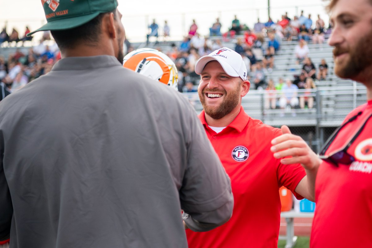 Lifelong connections ❤️

It's always an honor to have James Conner back in Erie, and our HC Mark Soboleski coached Conner during their time at McDowell, and our line coach Anthony Raucci was on the OL for the Trojans.