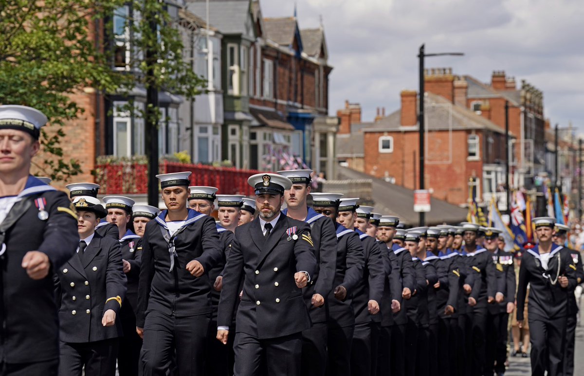 jjgiddens's tweet image. Thousands turn out to celebrate Armed Forces Day in Cleethorpes, Lincolnshire. The annual event commemorates to commemorates the service of men and women in the British Armed Forces