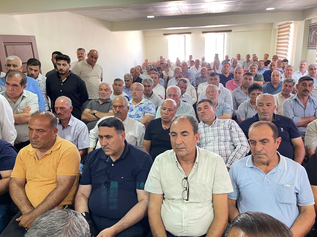 semsibayraktar's tweet photo. Kilis temaslarım çerçevesinde Kilis Ziraat Odamızı ziyaret ederek Oda Başkanlarımız ve üreticilerimizle bir araya geldik. Tarımda yaşanan sorunları, beklentileri ve çözüm önerilerini değerlendirdik.
Üreticimizin yanında olmaya, sesini duyurmaya devam edeceğiz. https://t.co/7sTLNrQdp8