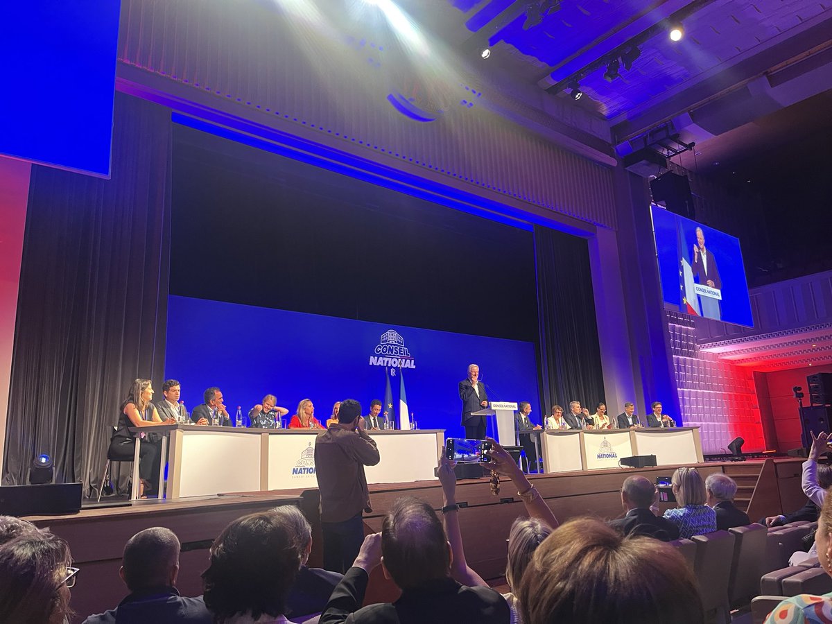 Conseil national des <a href="/lesRepublicains/">les Républicains</a> avec <a href="/BrunoRetailleau/">Bruno Retailleau</a>