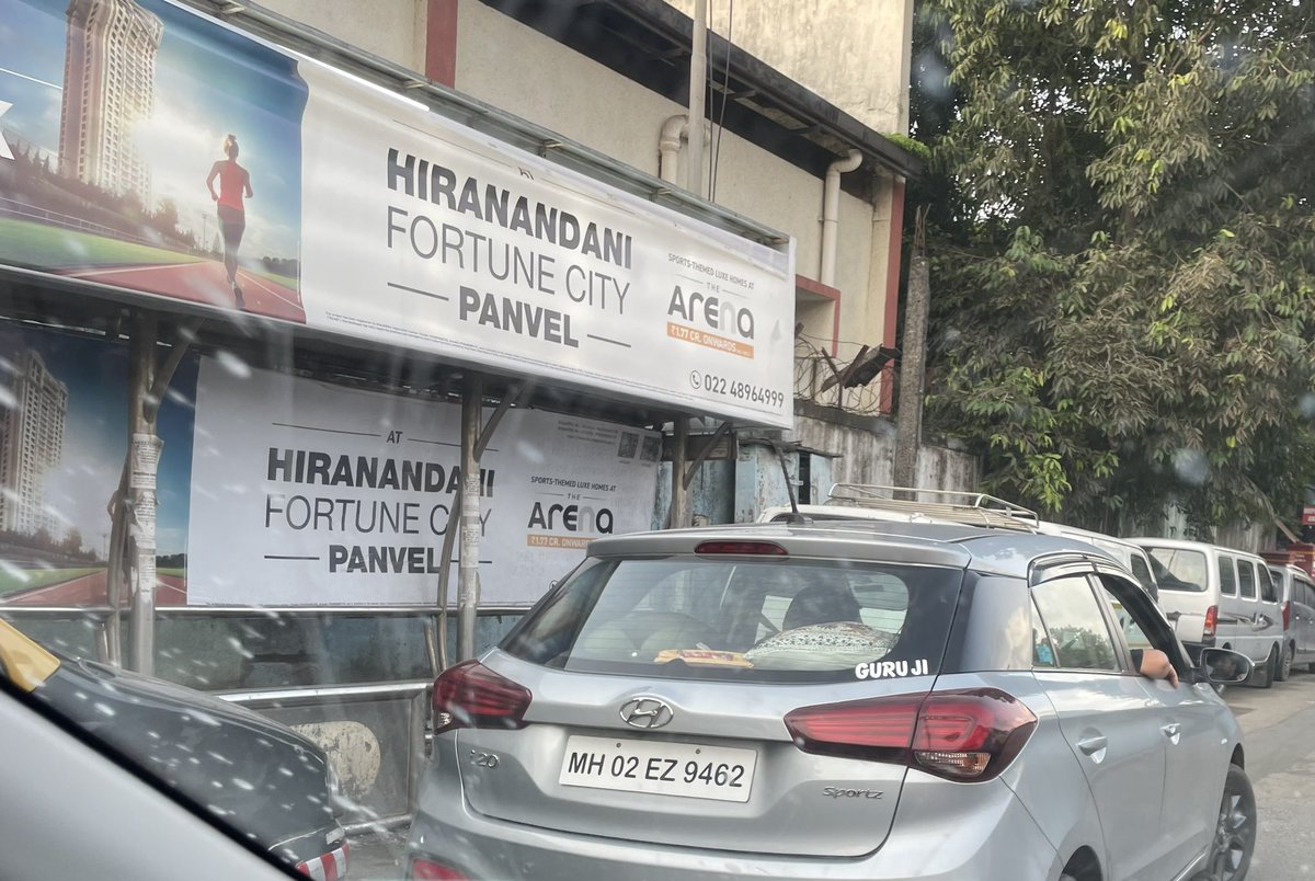 Aashin_A_Shah's tweet photo. Car MH02EZ9462 parked right in the middle of a narrow lane under the bridge near Milan Subway,Santacruz West,blocking traffic &amp; #Busstop with double parking
When asked to move or honked,the driver responded with utter disregard
📍: Milan Rob,Santacruz W
@MTPHereToHelp @mashrujeet https://t.co/jBdl2KyhOz