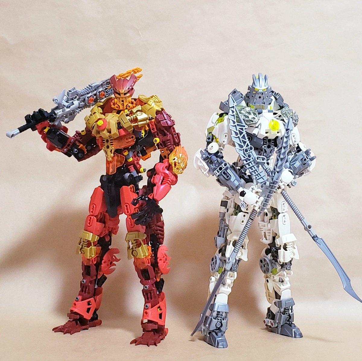 bey_lego_haniwa's tweet photo. 集合写真
#bionicle
#lego
#biovival
#バイオニクル
#デカニクル https://t.co/0iusJ4CEtv