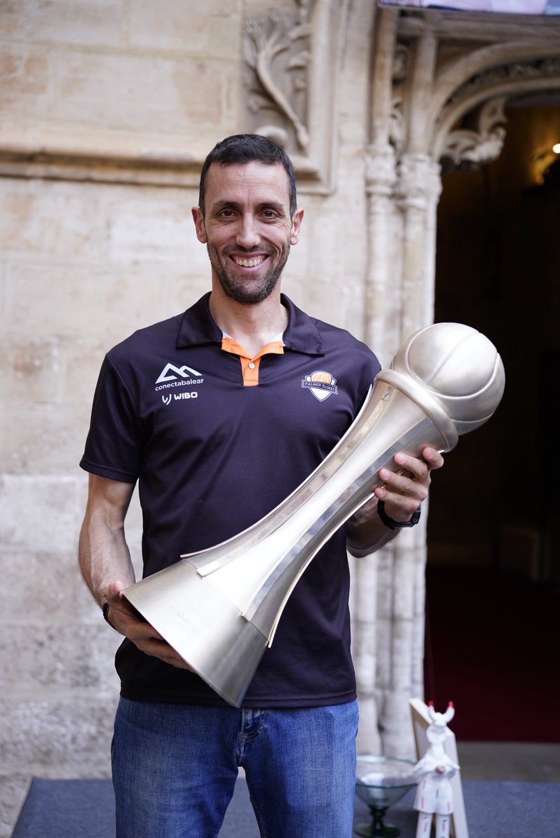 Palmer Basket Mallorca Palma (@palmerbasket) on Twitter photo Avui és l’aniversari de Marco Justo! 🎂
Un líder que ja és part de la nostra ànima 🩵
Molts d’anys, <a href="/MarcoJusto/">Marco Justo</a>! Avui és l’aniversari de Marco Justo! 🎂
Un líder que ja és part de la nostra ànima 🩵
Molts d’anys, <a href="/MarcoJusto/">Marco Justo</a>!