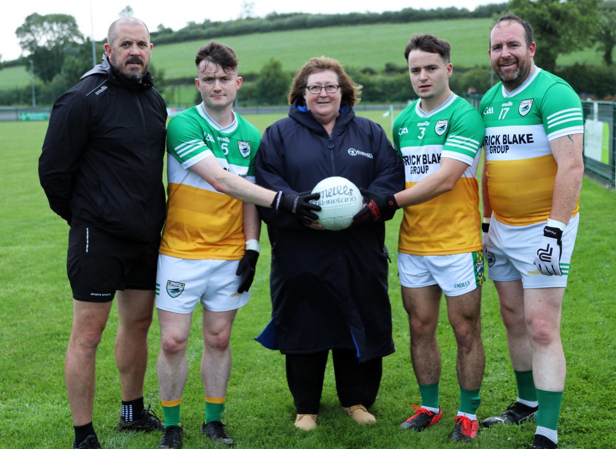 DerrylinGFC's tweet photo. Big thanks to Marie Maguire for kindly sponsoring the match ball for last nights game!  🇮🇪 🏐 A great supporter of our club — we’re lucky to have her backing! #Derrylin #GAA https://t.co/4vyeI1WJjo