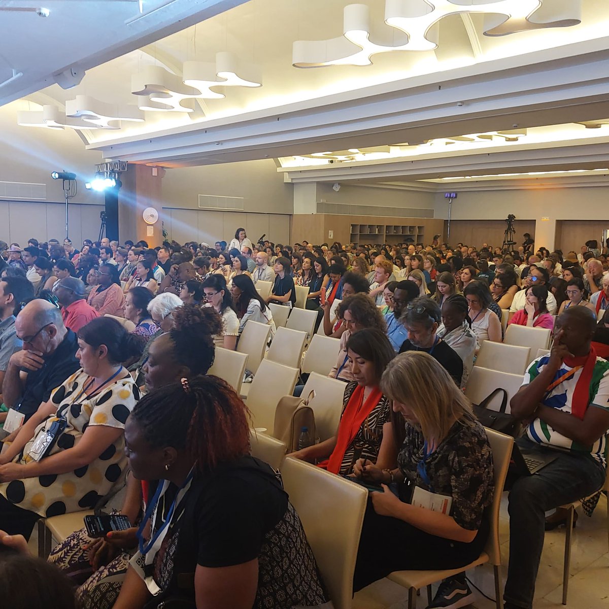 Participamos en elnForo de Sociedad Civil previo a la #FfD4 para recordar que no hay desarrollo sostenible sin trabajo decente.
Más financiación para:
✅️Diálogo social
✅️Derechos laborales 
✅️Transición justa 
✅️Participación sindical en la gobernanza financiera global