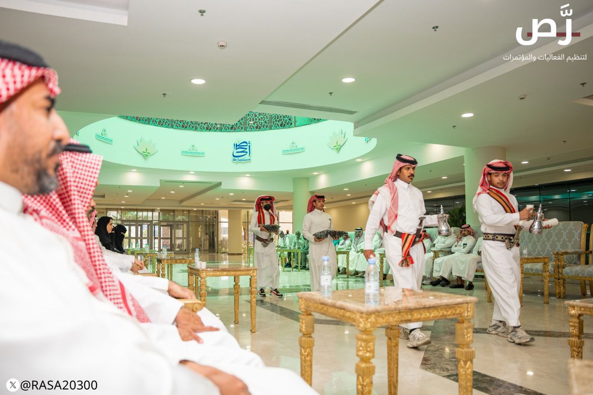 rasa20300's tweet photo. رص لتنظيم المعارض والمؤتمرات تنفذ معايدة منسوبي المكتب الاستراتيجي لتطوير منطقة جازان بمناسبة عيد الأضحى المبارك✨ 

#رص_لتنظيم_الفعاليات
#نصنع_الفوق https://t.co/HR1rlp5Wza