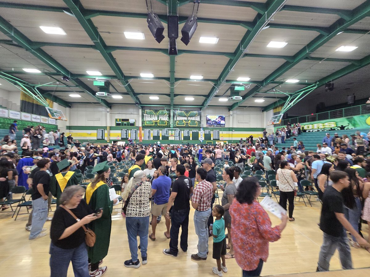 ignacior38's tweet image. Last night I attended our LCPS Summer Graduation. These students didn’t give up — they persevered, pushed forward, and got it done.Every diploma tells a story of determination.Proud of our grads! @LCPSnet