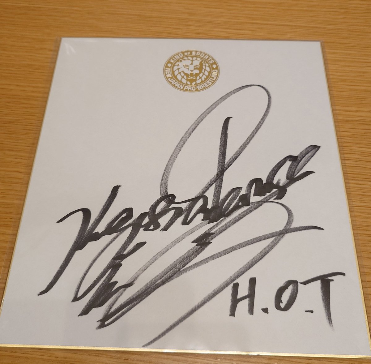 EVILさんのサインほんと美しいよね…私も開封して目にした瞬間「きれい