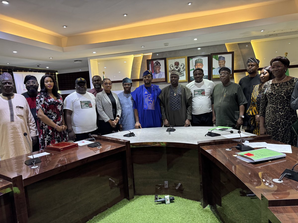 🚜 Driving Africa’s Agricultural Renaissance 🇳🇬🌍

On the 19th of June, I had the honour of leading a delegation of principal officers from the AU Agenda 2063 Committee on a courtesy visit to the Honourable Minister of State for Agriculture and Food Security, Sen. Dr. Aliyu S.