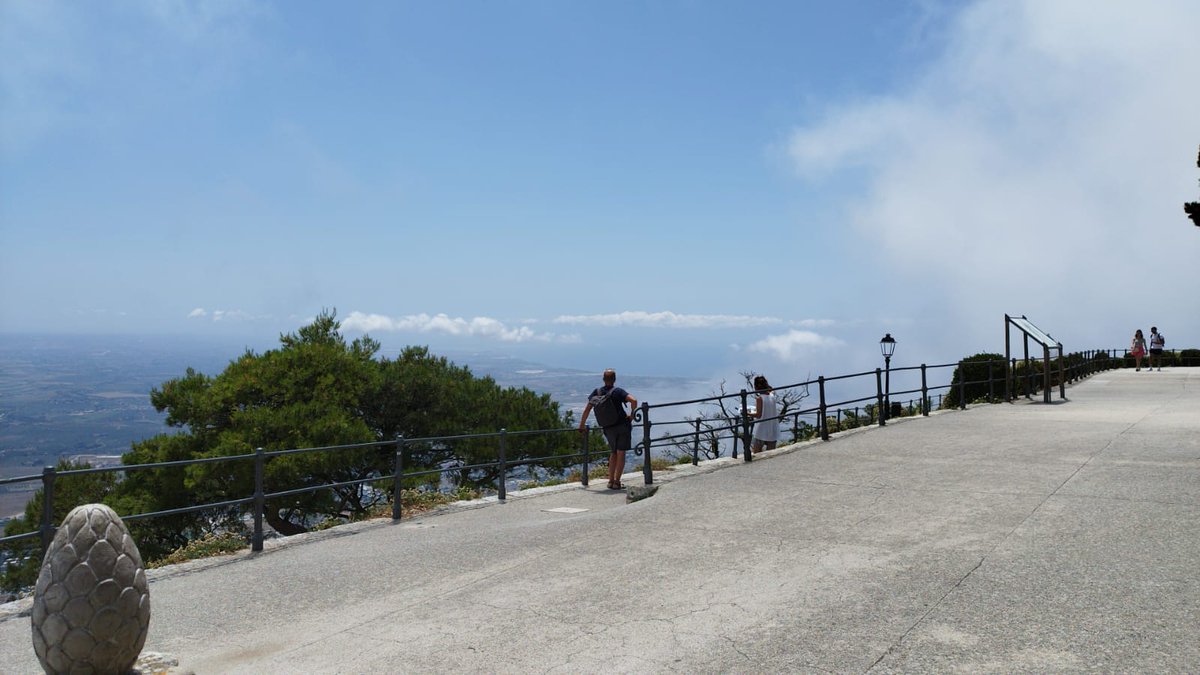 ACortelliniMD's tweet image. WOW, listening to @ChristianRolfo deliver an elegant lecture on liquid biopsy applications in #NSCLC in the timeless and magical setting of Erice, Sicily ... and in perfect Italian! 🇮🇹
@IASLC @isliquidbiopsy
#Erice #Oncology #LiquidBiopsy