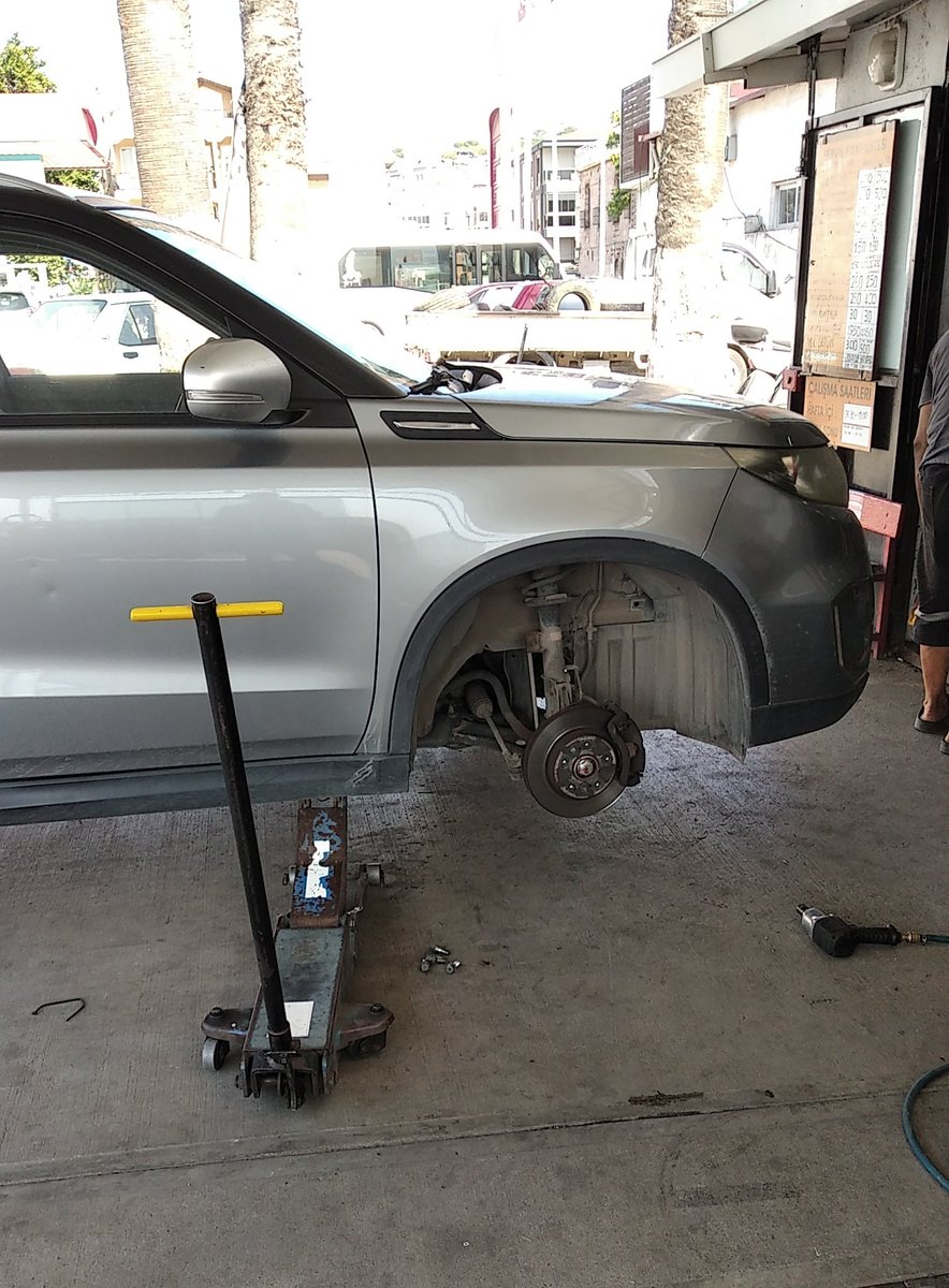 Fazla lastik yardırdık bu sene.

İyi markadır ama, #Continental 'e güle güle 👋