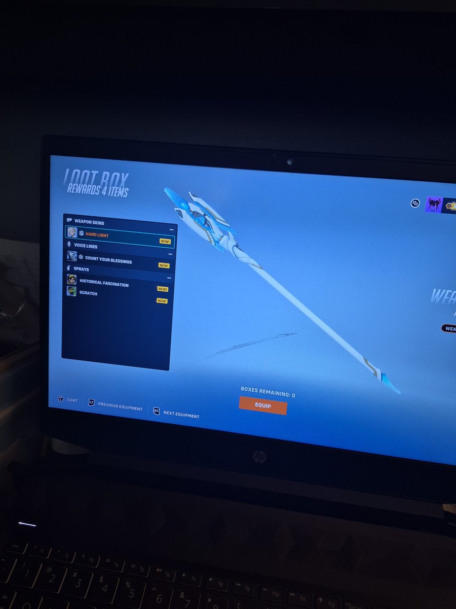 bytesized111's tweet image. Finally oml 
Babys first good legendary loot box