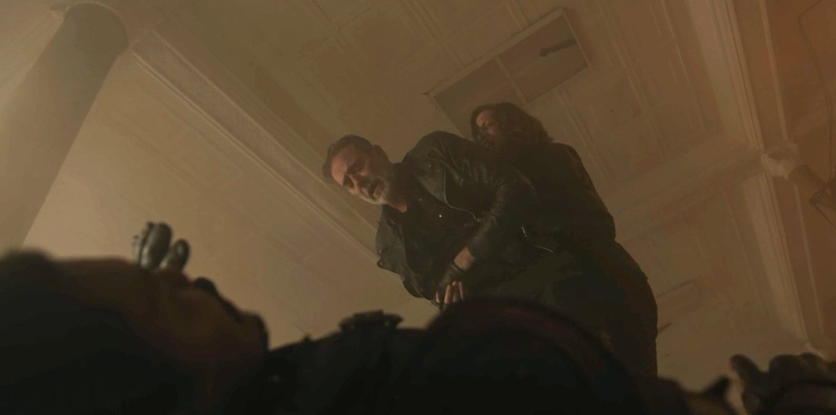 TWDUPromos's tweet image. Two minutes apart in the finale...
This storyline is ruining Maggie's character #DeadCity