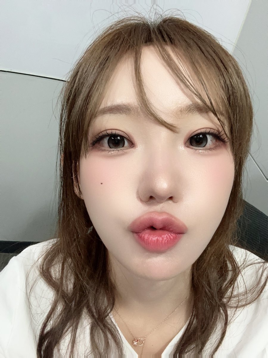 @Weekly_QWER: Jun,28,2025 Magenta naver fancafe post It's been such a great day from yesterday to today I feel like I'm on a date hehe Thank you so much Bawiges for coming Have you seen the content we filmed with ggondaehee nim today?! I laughed out loud for the first time in a while😸…