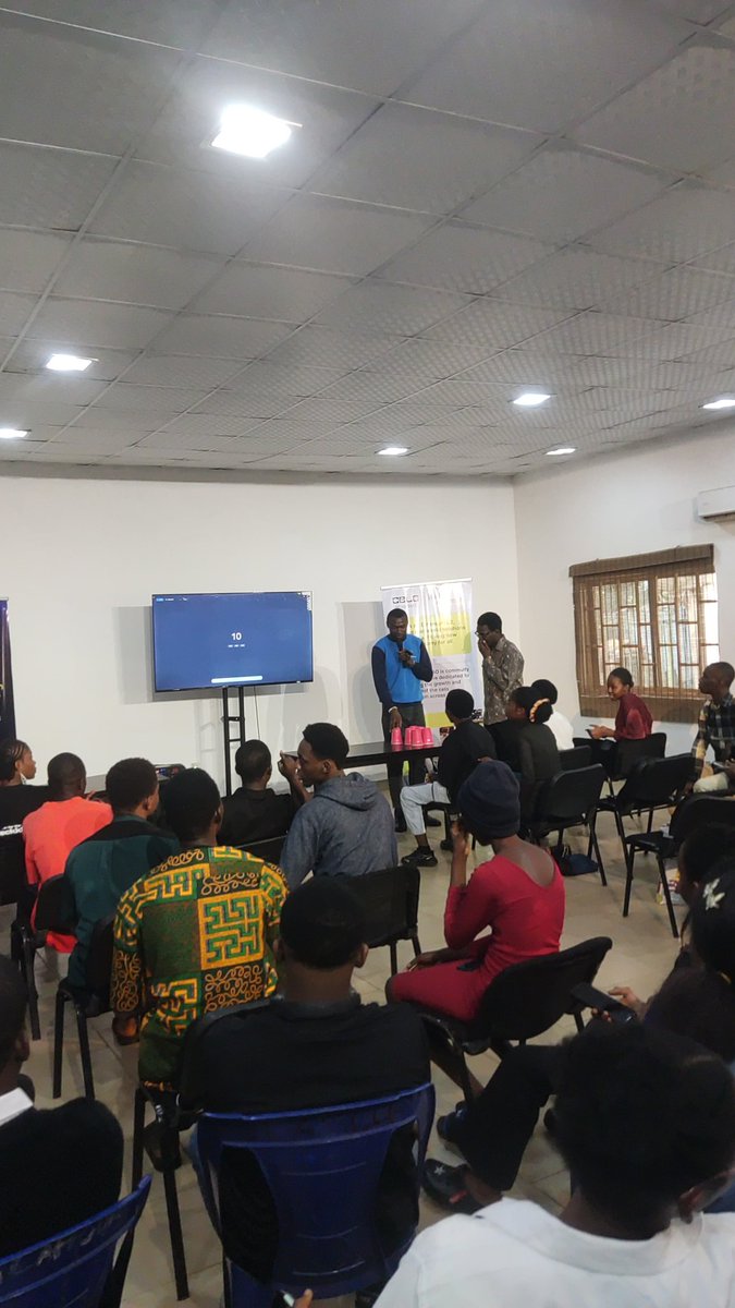 themadgeniuslab's tweet photo. π Just pulled up at the #AlphaBlocksTech meetup in Nsukka!
Web3 convos, cool minds, food dey, merch dey β vibes dey overload!
Big love to the community!
@AlphaBlocksTech @CeloAfricaDao @NdukaAnthonyA https://t.co/jDlzei7C8v