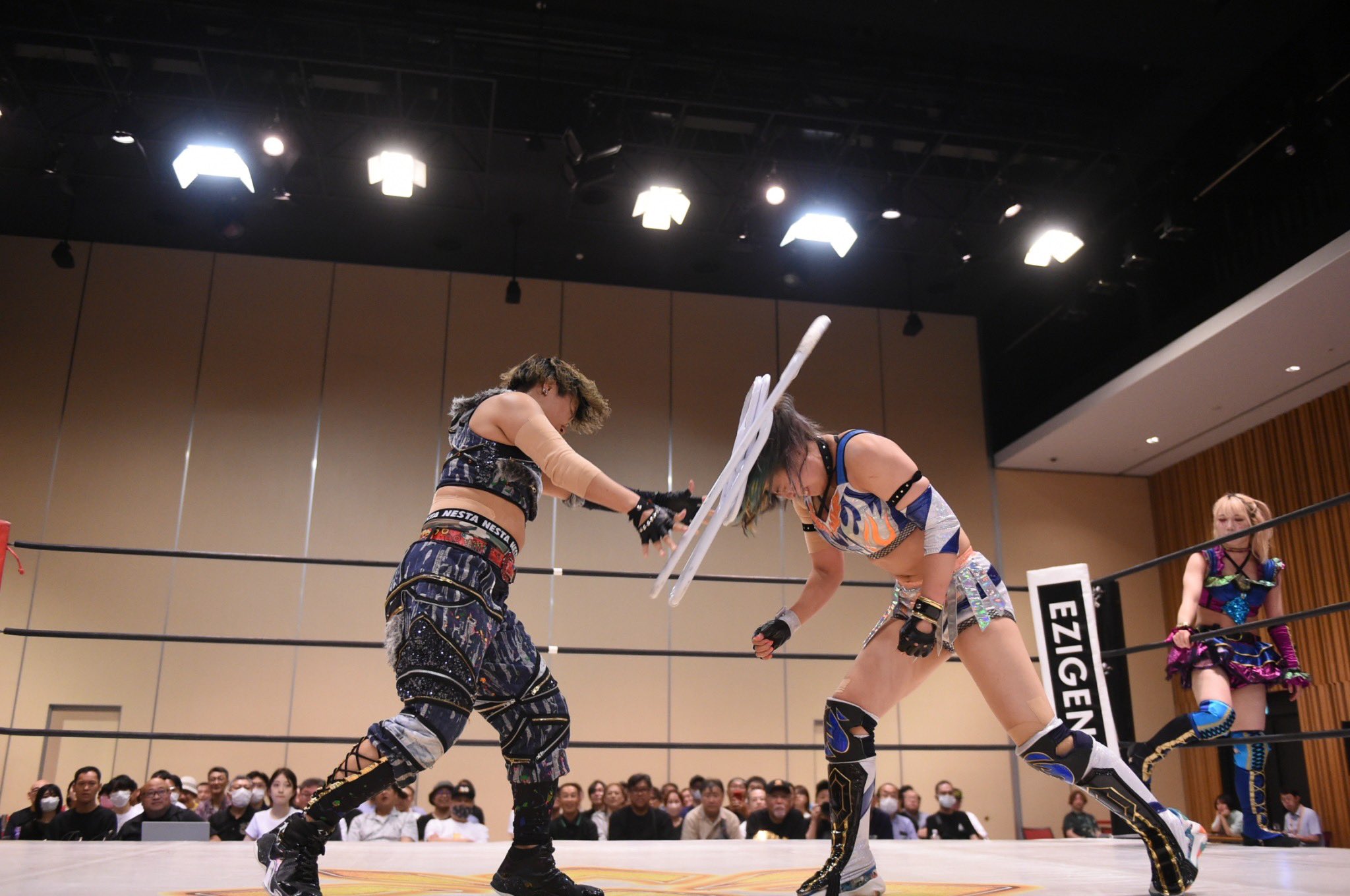 椅子、めちゃくちゃ痛てぇし。