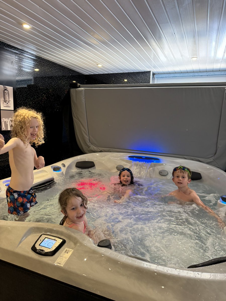 D A Y  O N E …. SUMMER SALES WEEKEND ☀️
.
.
Bright and busy first day full of family smiles at our Summer Sales Weekend.. we are open from 10am tomorrow (Sunday)… ☀️
Pop in with all the family to see us and browse Swimmimg Pools, Hot Tubs, Saunas, Garden furniture… 🩵