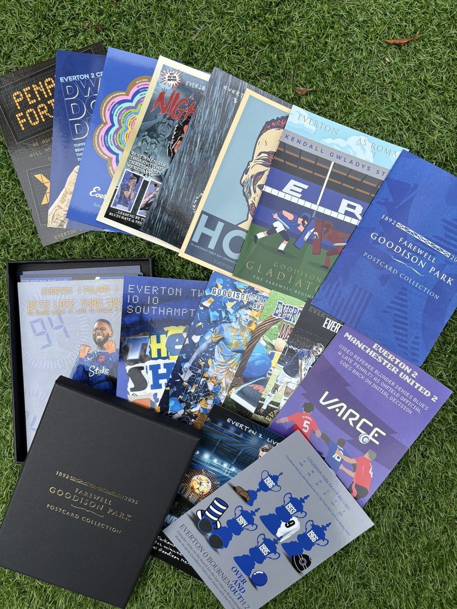 ToffeeArt's tweet image. Complete box set of Farewell Goodison postcards are now available on the site.
24 cards plus a fold out A4 print featuring words by @onlychildmusic and photo from John Johnson all in a gold foiled black presentation box.
#EFC #FarewellGoodison