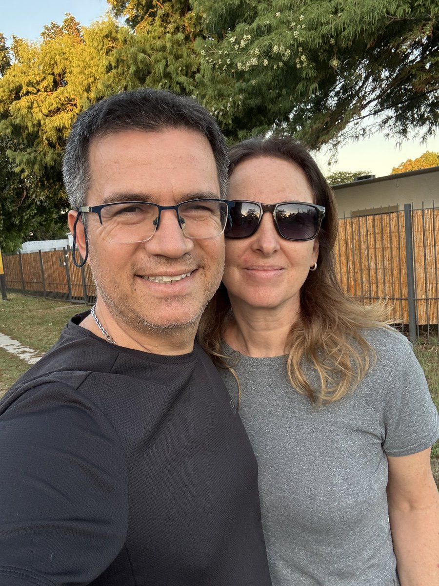 AleDeBarbieri's tweet photo. Hoy celebramos 28 años de casados más 4 de novios .. más canas más vida acumulada y compartida. Todo para agradecer #juntosalapar https://t.co/UZZkD8xoPD