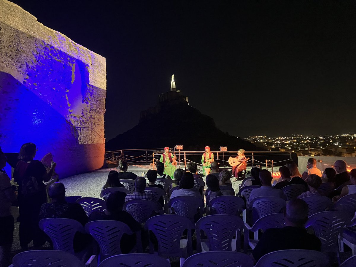 Finaliza la V temporada de la ruta teatralizada Noche Andalusí con todas las plazas agotadas y una gran lista de espera.

Por primera vez, se ha podido recorrer el interior del Palacio de Ibn Mardanis, ya restaurado.

Gracias a quienes lo han hecho posible.
#FortalezasdelReyLobo