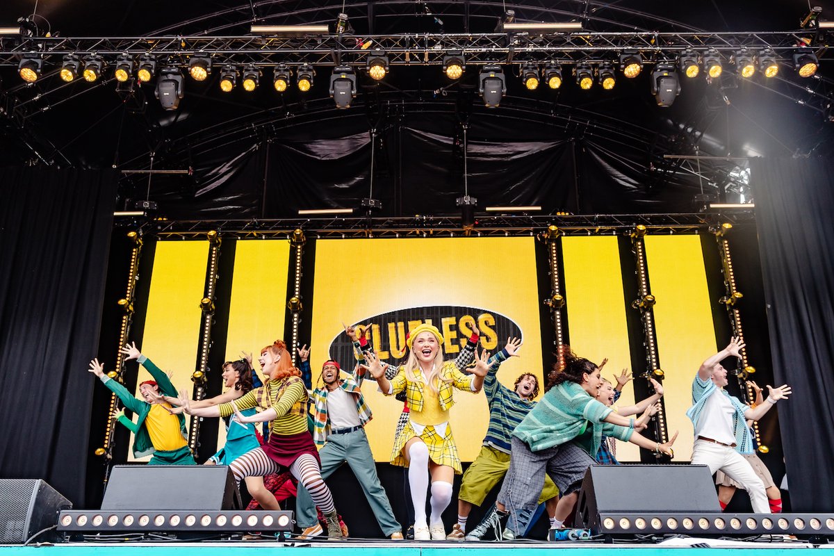 cluelessonstage's tweet image. Can you believe it's been a whole week since we brought the Beverly High vibes to West End LIVE?! Drop a 💛 in the comments if you joined us!
📸 Danny Kaan