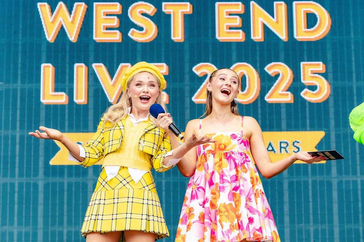 cluelessonstage's tweet image. Can you believe it's been a whole week since we brought the Beverly High vibes to West End LIVE?! Drop a 💛 in the comments if you joined us!
📸 Danny Kaan