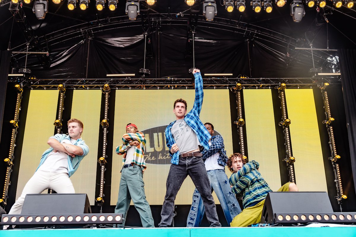 cluelessonstage's tweet image. Can you believe it's been a whole week since we brought the Beverly High vibes to West End LIVE?! Drop a 💛 in the comments if you joined us!
📸 Danny Kaan