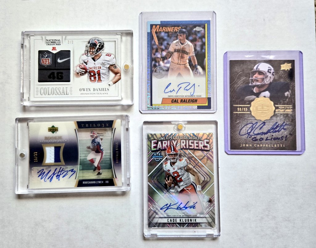 hbmiller27's tweet image. Plenty of fun pickups from the Chantilly card show yesterday. First pic is all 1/1s!